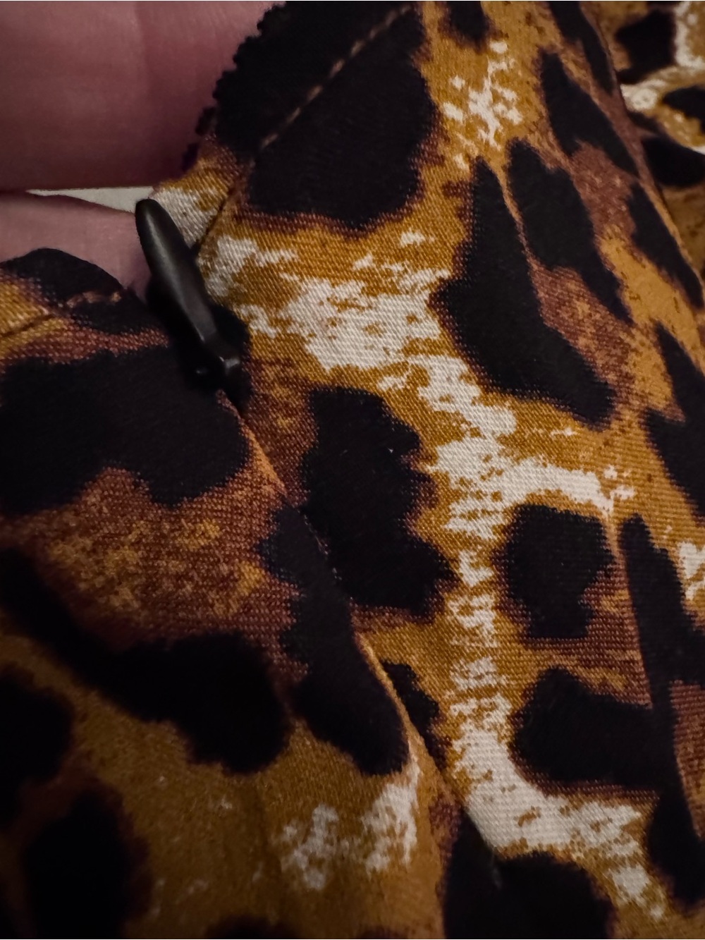 Kimchi Blue Leopard Print Capris woman’s 12 NWOT - Picture 4 of 5